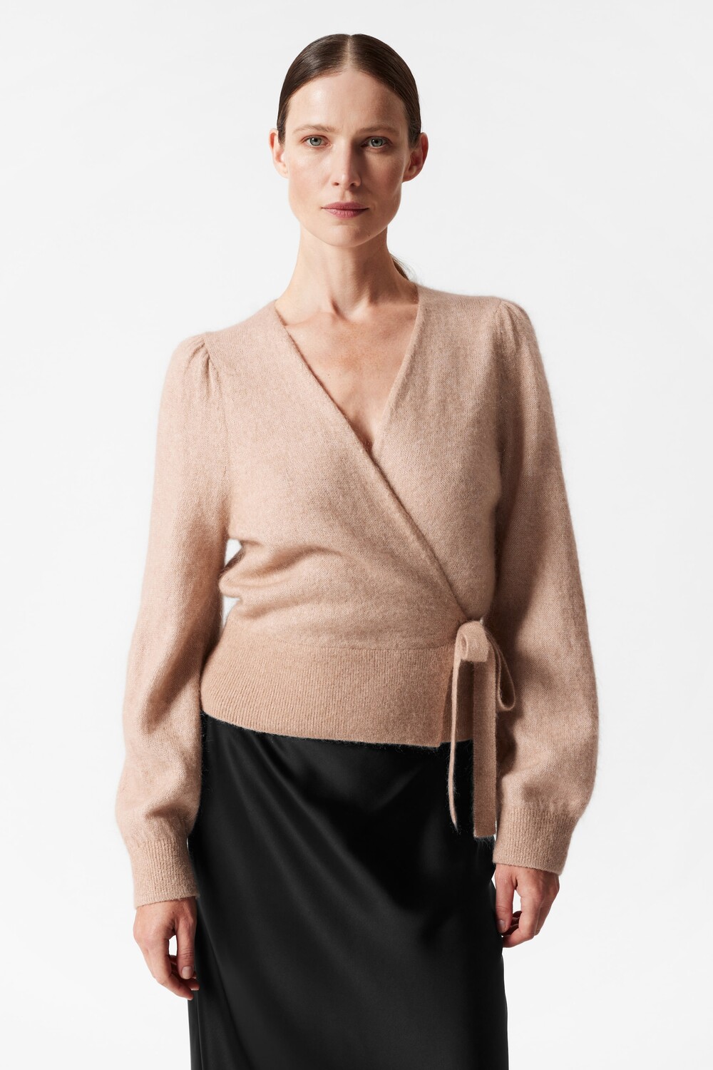 Кардиган с запахом & Other Stories, бежевый
Кардиган с запахом & Other Stories, бежевый