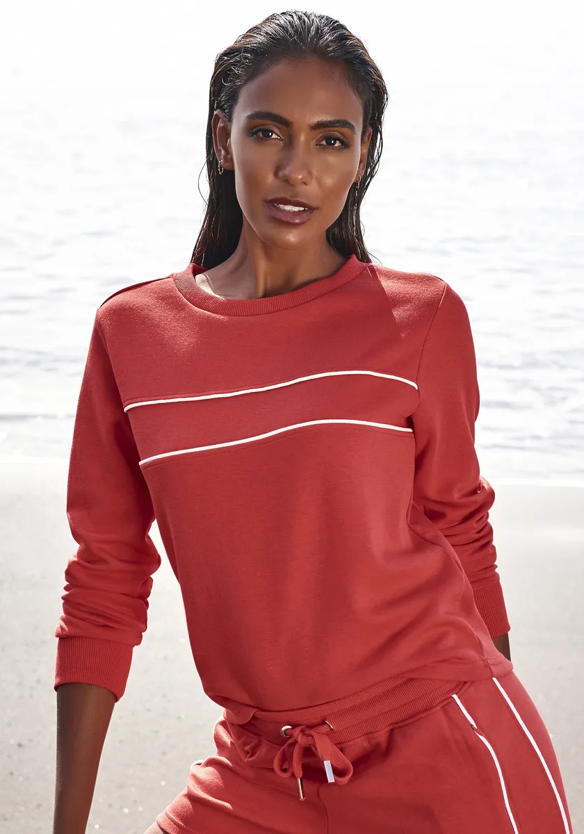 Толстовка H.I.S, с кантом на груди, костюм для отдыха, красный 
Толстовка H.I.S, с кантом на груди, костюм для отдыха, красный