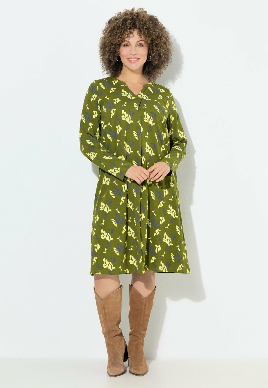 Платье Ulla Popken BLÜTEN A-LINIE LANGARM, Fir Green/Evergreen
Платье Ulla Popken BLÜTEN A-LINIE LANGARM, Fir Green/Evergreen