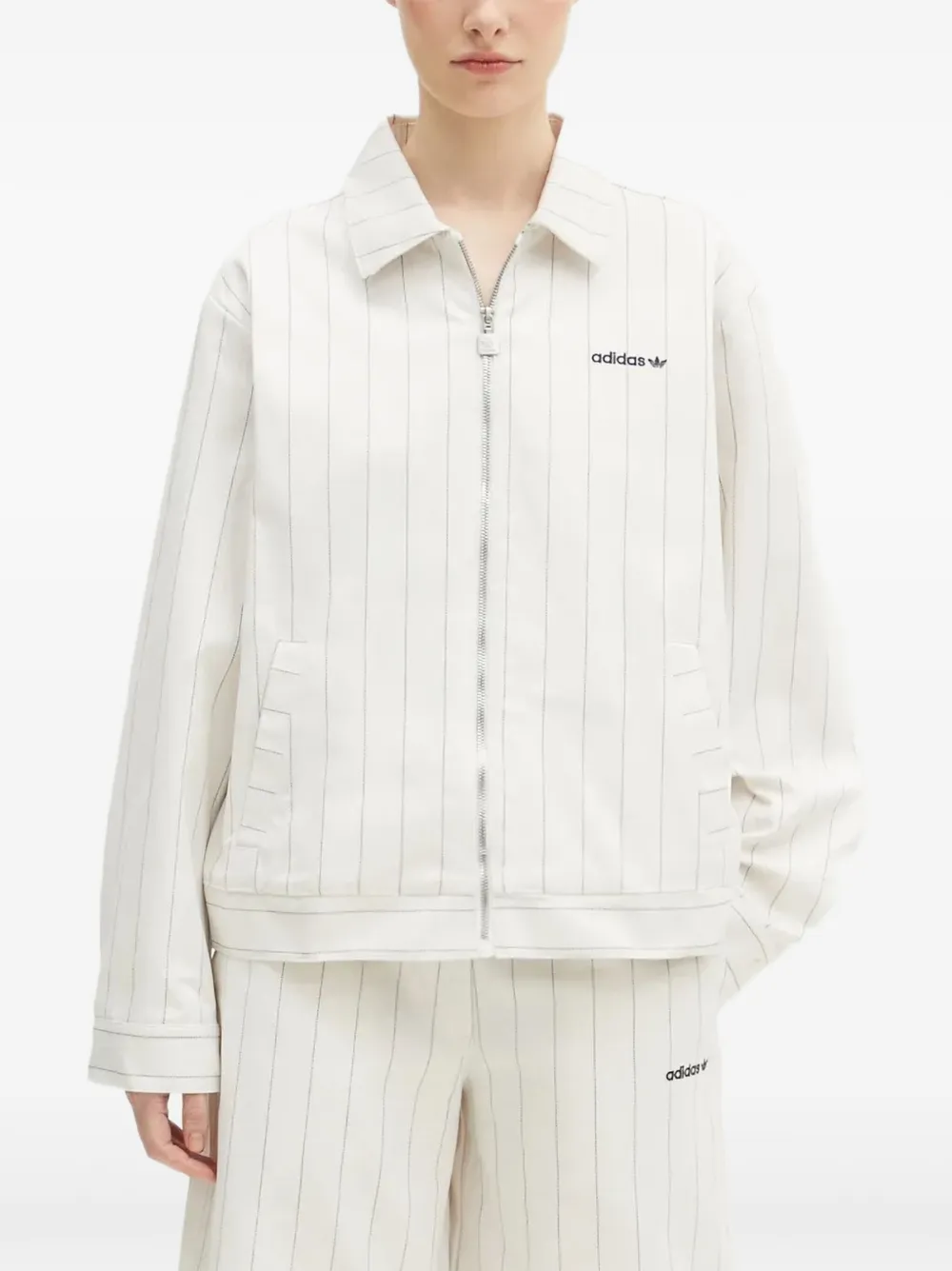 Куртка на молнии в тонкую полоску Adidas, белый
Куртка на молнии в тонкую полоску Adidas, белый
