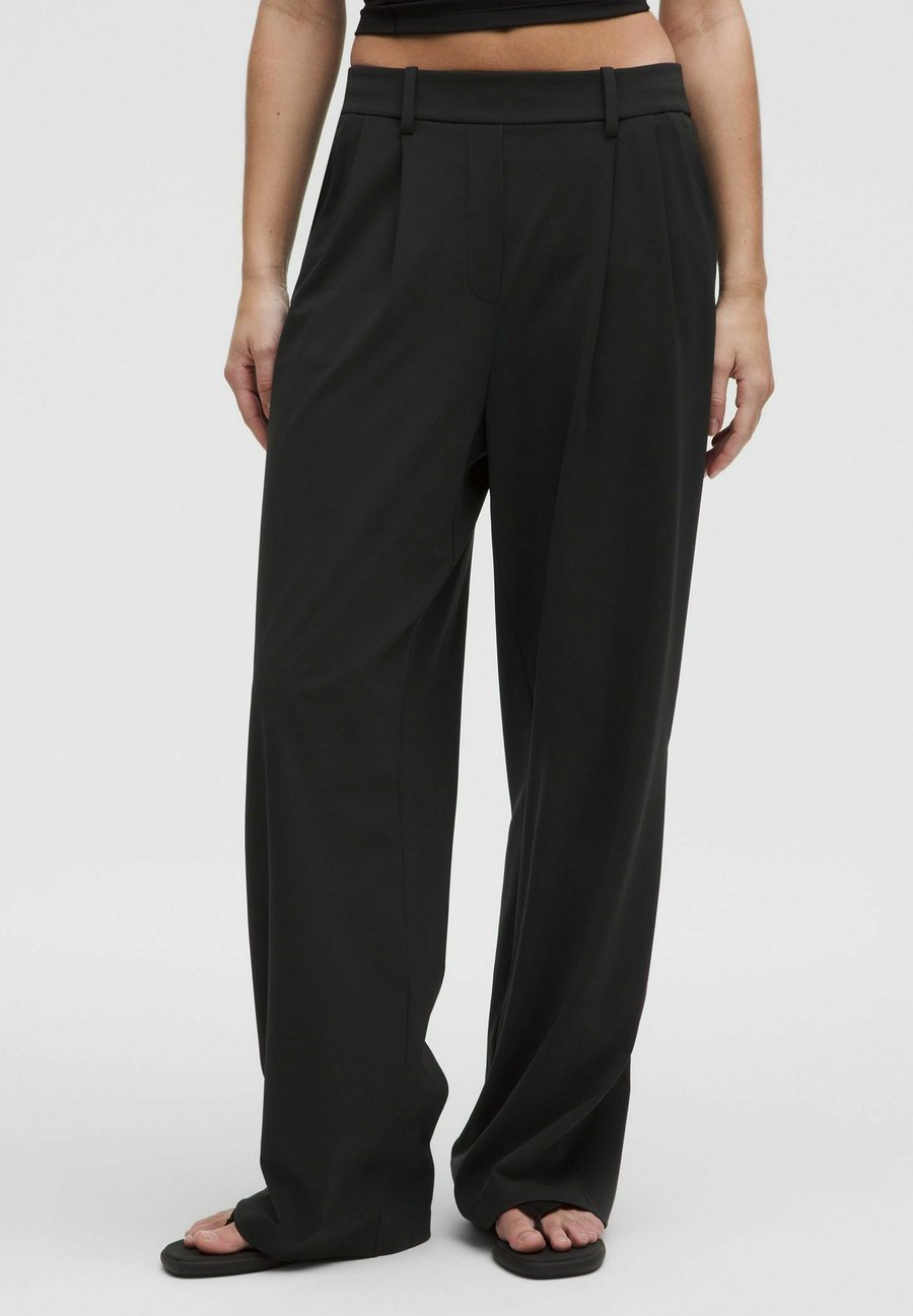 Брюки lululemon DAYDRIFT HIGH-RISE REGULAR, Black
Брюки lululemon DAYDRIFT HIGH-RISE REGULAR, Black