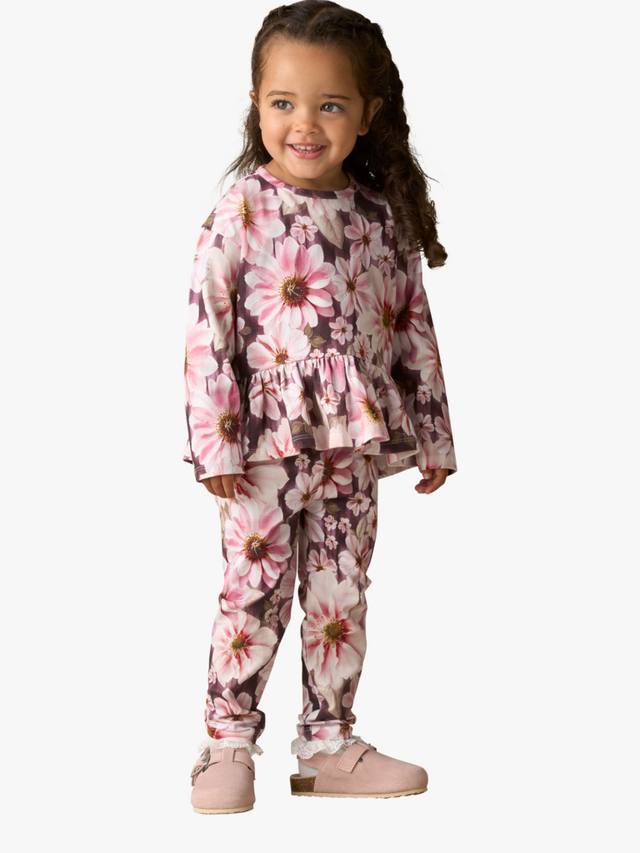 Детский комплект с цветочным принтом: топ с баской и леггинсы Angel & Rocket, Pink
Детский комплект с цветочным принтом: топ с баской и леггинсы Angel & Rocket, Pink