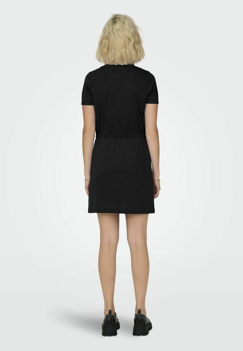 Платье из джерси NORMAL GESCHNITTEN RUNDHALS JDY, черный
Платье из джерси NORMAL GESCHNITTEN RUNDHALS JDY, черный