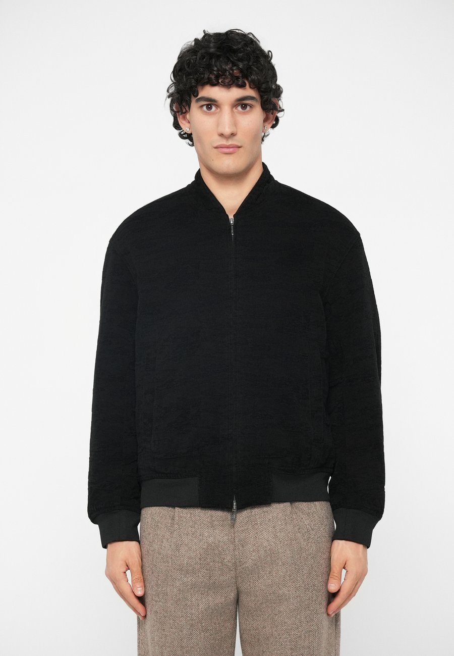 Куртка Armani Exchange JACKET, Black Denim
Куртка Armani Exchange JACKET, Black Denim