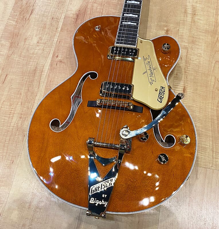 Gretsch G6120TG-DS Players Edition Nashville Hollow Body Guitar DS с Bigsby и золотой фурнитурой - Roundup Orange
Gretsch G6120TG-DS Players Edition Nashville Hollow Body Guitar DS с Bigsby и золотой фурнитурой - Roundup Orange