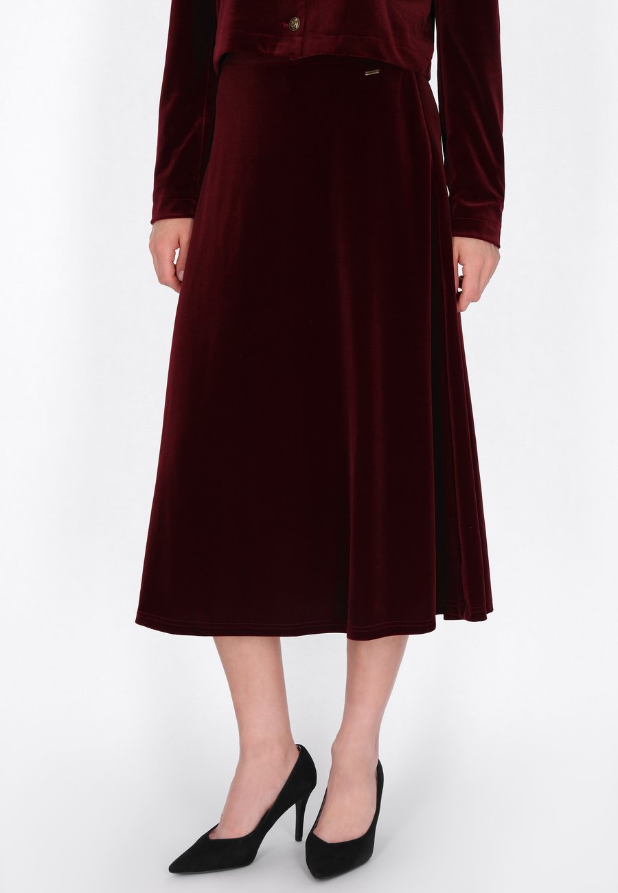 Юбка DreiMaster A-line skirt, Burgundy/Bordeaux
Юбка DreiMaster A-line skirt, Burgundy/Bordeaux