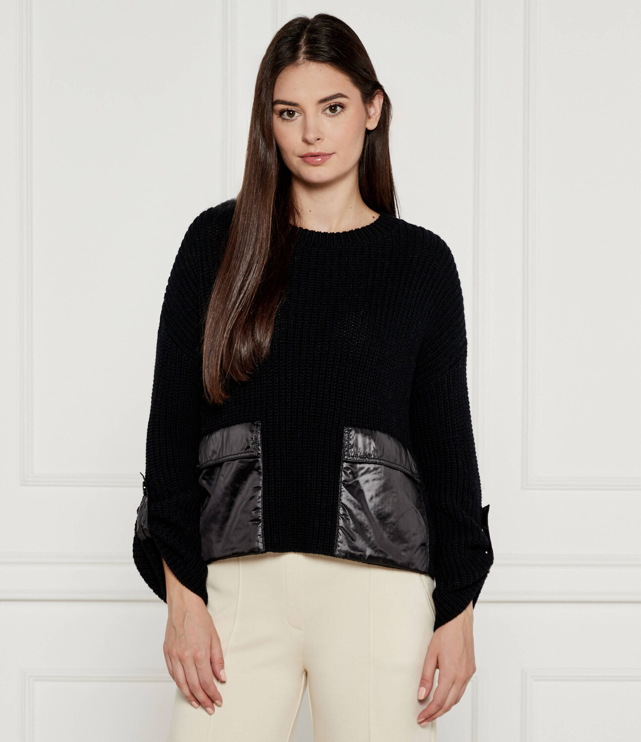 Свитер из шерсти Marc Cain Loose fit, черный
Свитер из шерсти Marc Cain Loose fit, черный