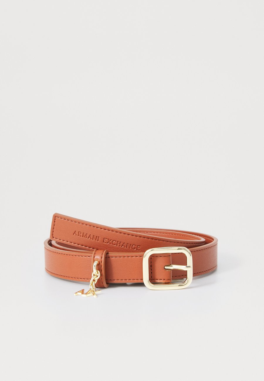 Ремень Armani Exchange TONGUE BELT, Coconut Shell/Brown
Ремень Armani Exchange TONGUE BELT, Coconut Shell/Brown