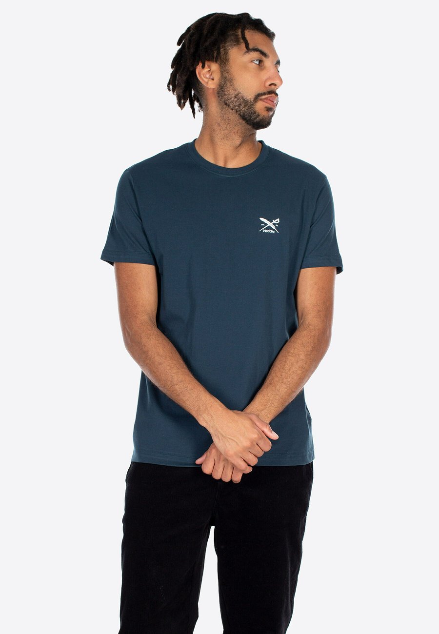 Футболка Iriedaily CHESTFLAG, Dark Orion/Dark Blue, Синий, Футболка Iriedaily CHESTFLAG, Dark Orion/Dark Blue
Футболка Iriedaily CHESTFLAG, Dark Orion/Dark Blue, Синий, Футболка Iriedaily CHESTFLAG, Dark Orion/Dark Blue