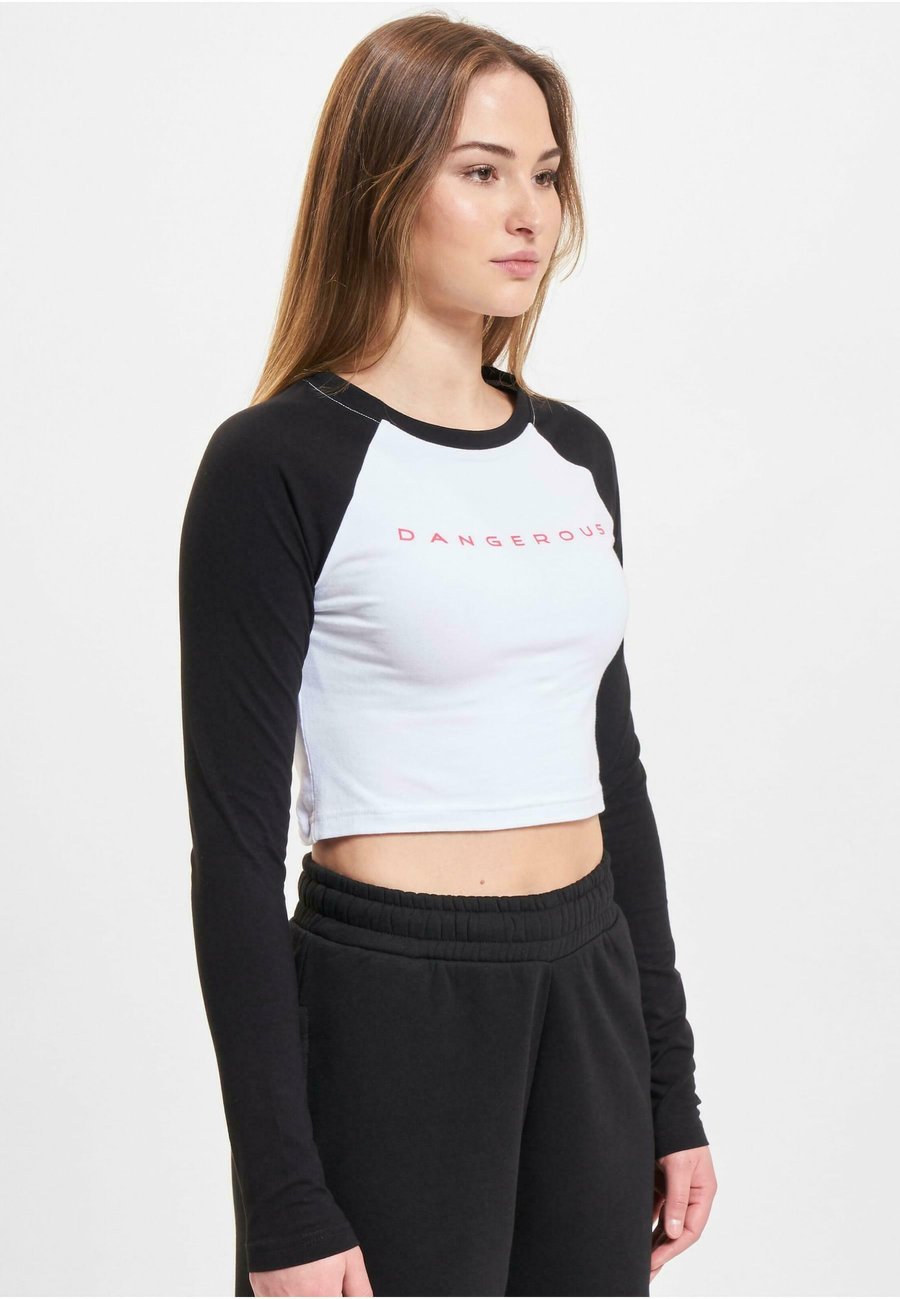 Топ Dangerous DNGRS BOLD LONGSLEEVES, White Black/White
Топ Dangerous DNGRS BOLD LONGSLEEVES, White Black/White