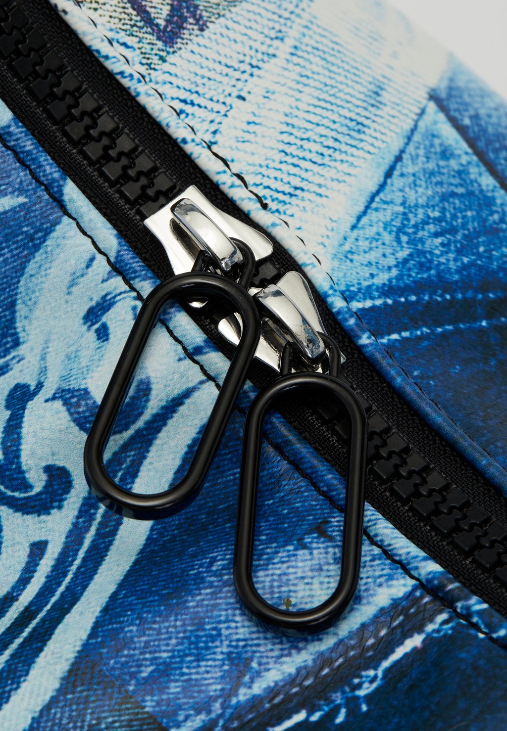 Сумка-тоут KLJ X ATELIER LARGE HOBO UNISEX Karl Lagerfeld Jeans, синий
Сумка-тоут KLJ X ATELIER LARGE HOBO UNISEX Karl Lagerfeld Jeans, синий