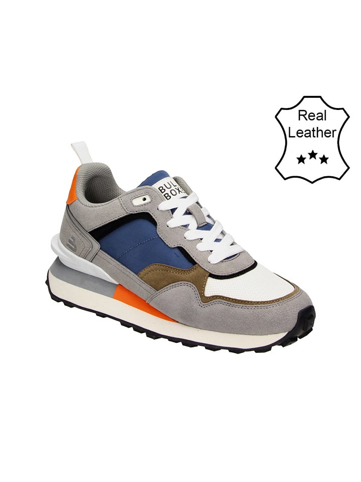 Bullboxer Кожаные кроссовки серо-голубого цвета
Bullboxer Кожаные кроссовки серо-голубого цвета