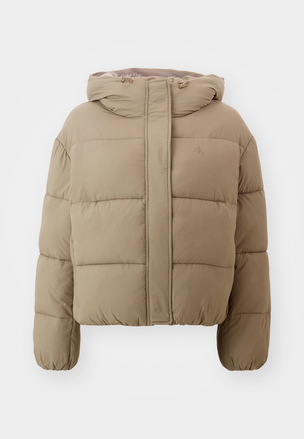 Зимняя куртка LOGO SHORT HOODED PUFFER Calvin Klein Jeans, темно-зеленый
Зимняя куртка LOGO SHORT HOODED PUFFER Calvin Klein Jeans, темно-зеленый