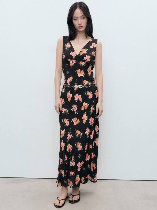 Цветочное макси-платье Rocio Mango, Black
Цветочное макси-платье Rocio Mango, Black