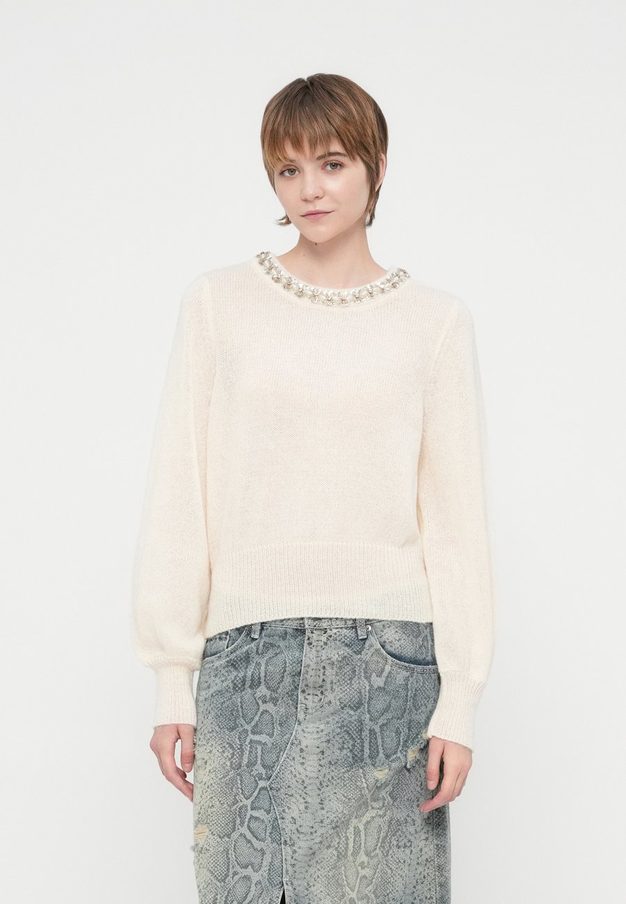 Джемпер VILA VIALICE BLING PULLOVER, Birch/Off-White
Джемпер VILA VIALICE BLING PULLOVER, Birch/Off-White