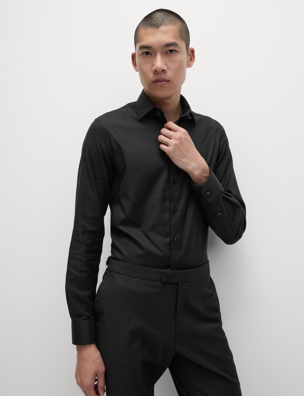 Рубашка из хлопкового твила класса люкс, приталенная по фигуре Marks & Spencer SARTORIAL, черный
Рубашка из хлопкового твила класса люкс, приталенная по фигуре Marks & Spencer SARTORIAL, черный