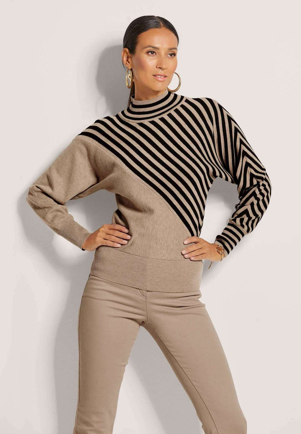 Джемпер STEHKRAGEN- IM KONTRAST-LOOK MADELEINE, коричневый
Джемпер STEHKRAGEN- IM KONTRAST-LOOK MADELEINE, коричневый