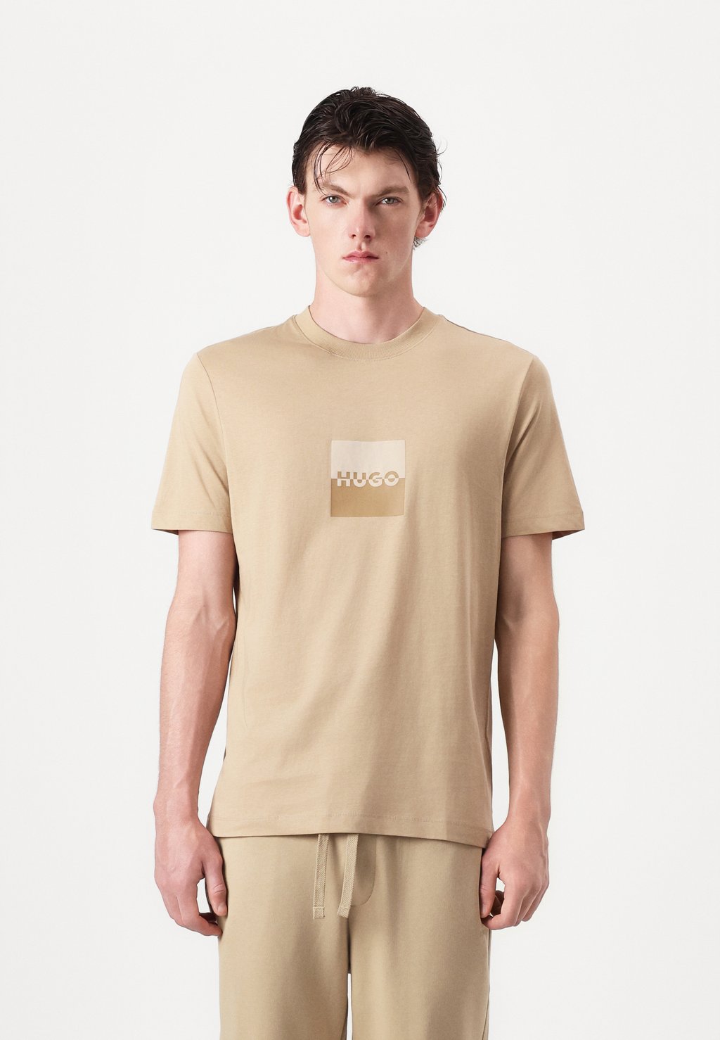 Футболка с принтом DUSPLIT HUGO, бежевый
Футболка с принтом DUSPLIT HUGO, бежевый