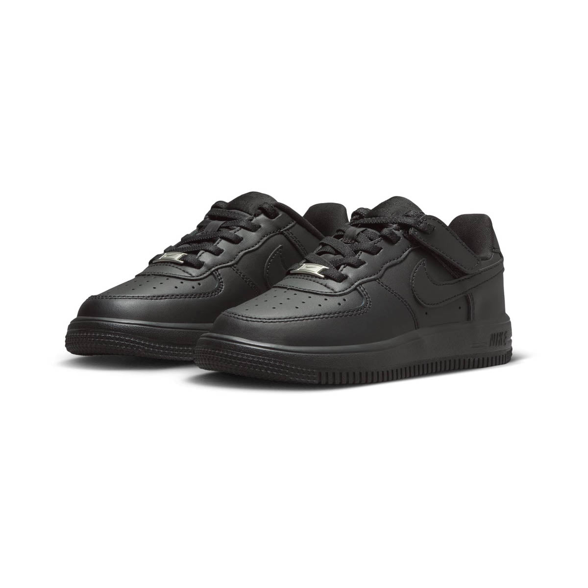 Кроссовки Nike Force 1 Low EasyOn «Triple Black» для маленьких детей
Кроссовки Nike Force 1 Low EasyOn «Triple Black» для маленьких детей