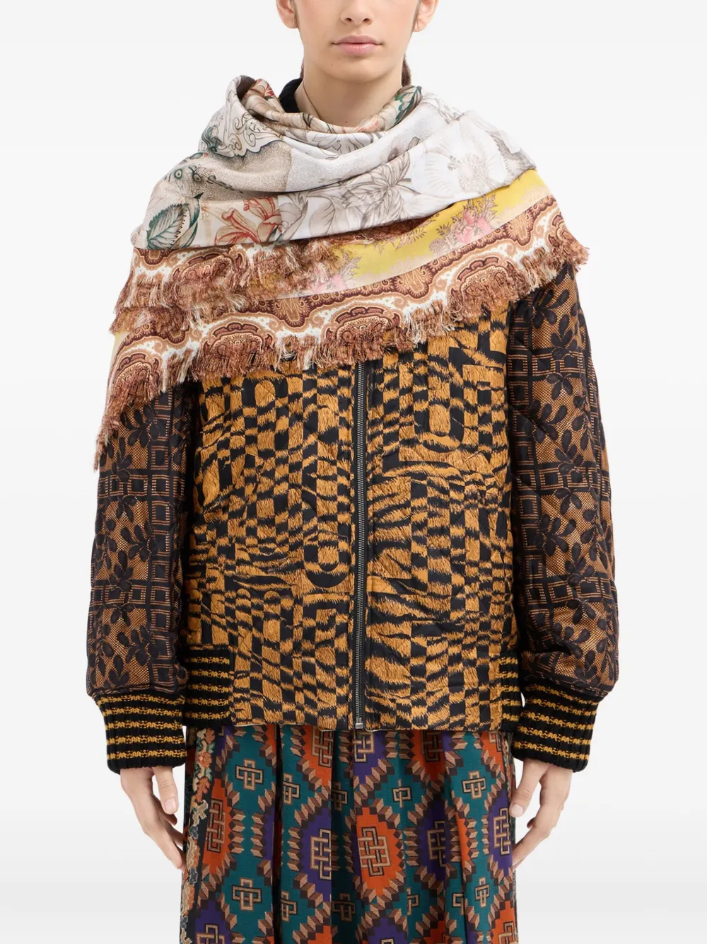 Шарф с цветочно-пейслийным принтом и бахромой Pierre-Louis Mascia, нейтральный
Шарф с цветочно-пейслийным принтом и бахромой Pierre-Louis Mascia, нейтральный