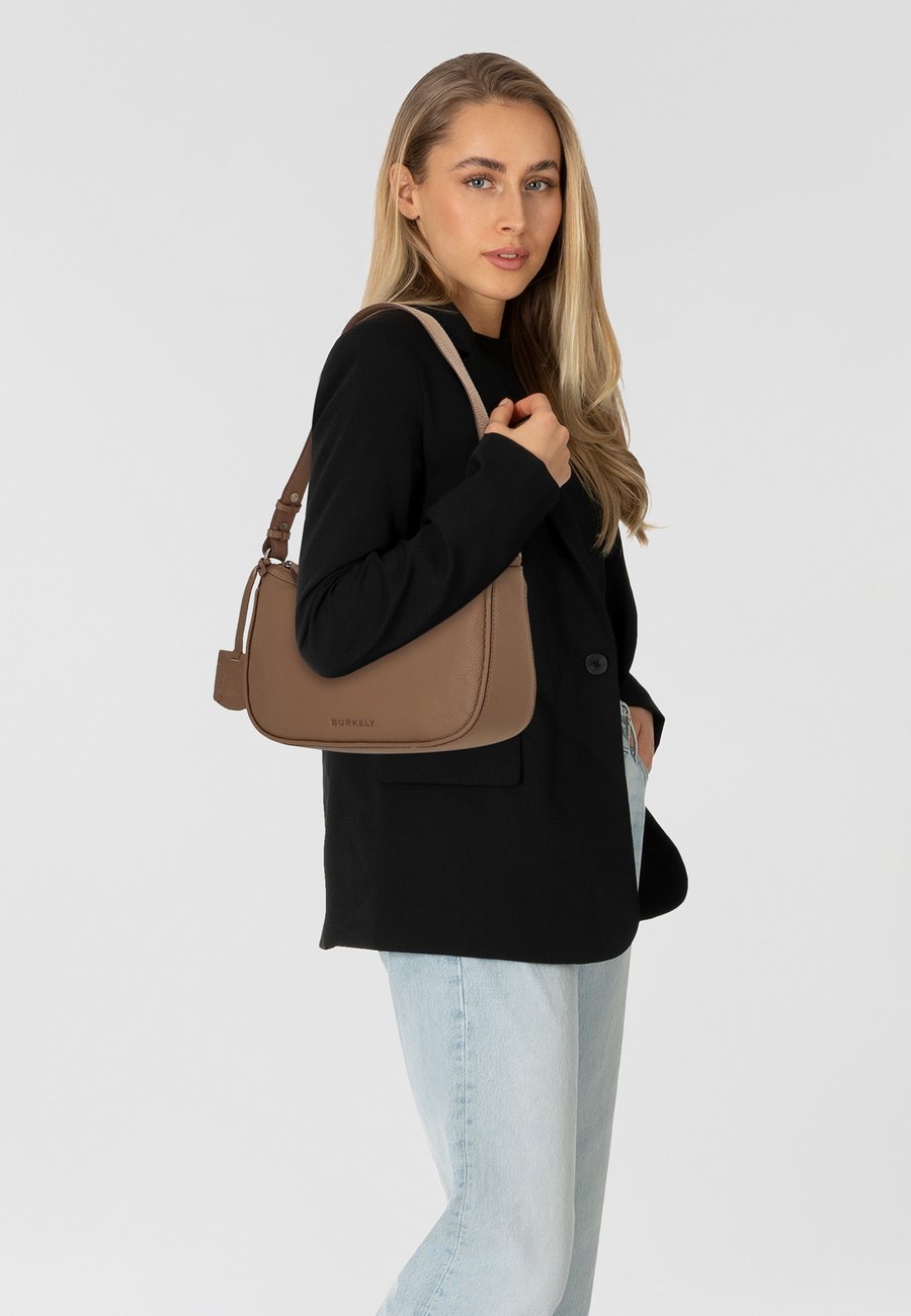 Сумка Burkely Handbag, Taupe/Brown
Сумка Burkely Handbag, Taupe/Brown