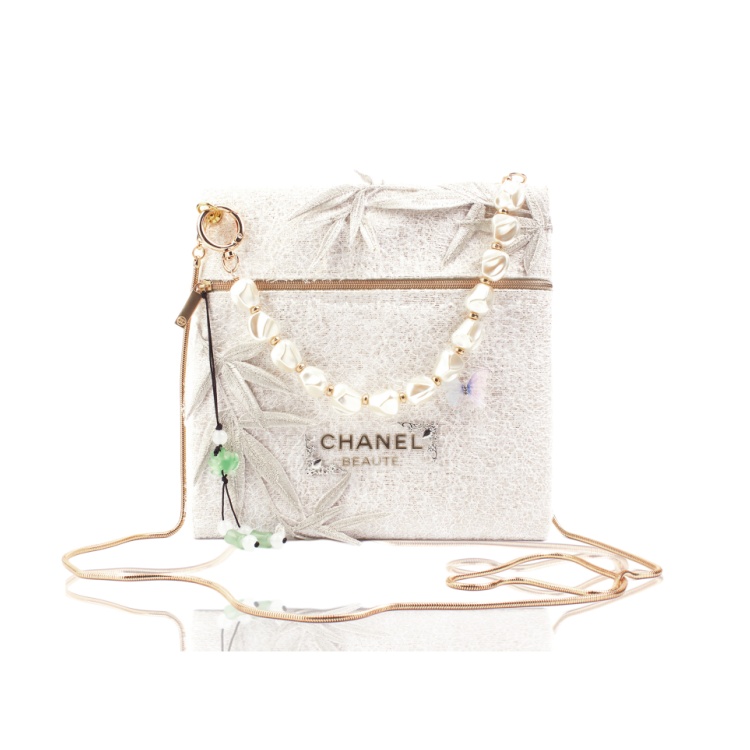 Косметичка женская CHANEL
Косметичка женская CHANEL