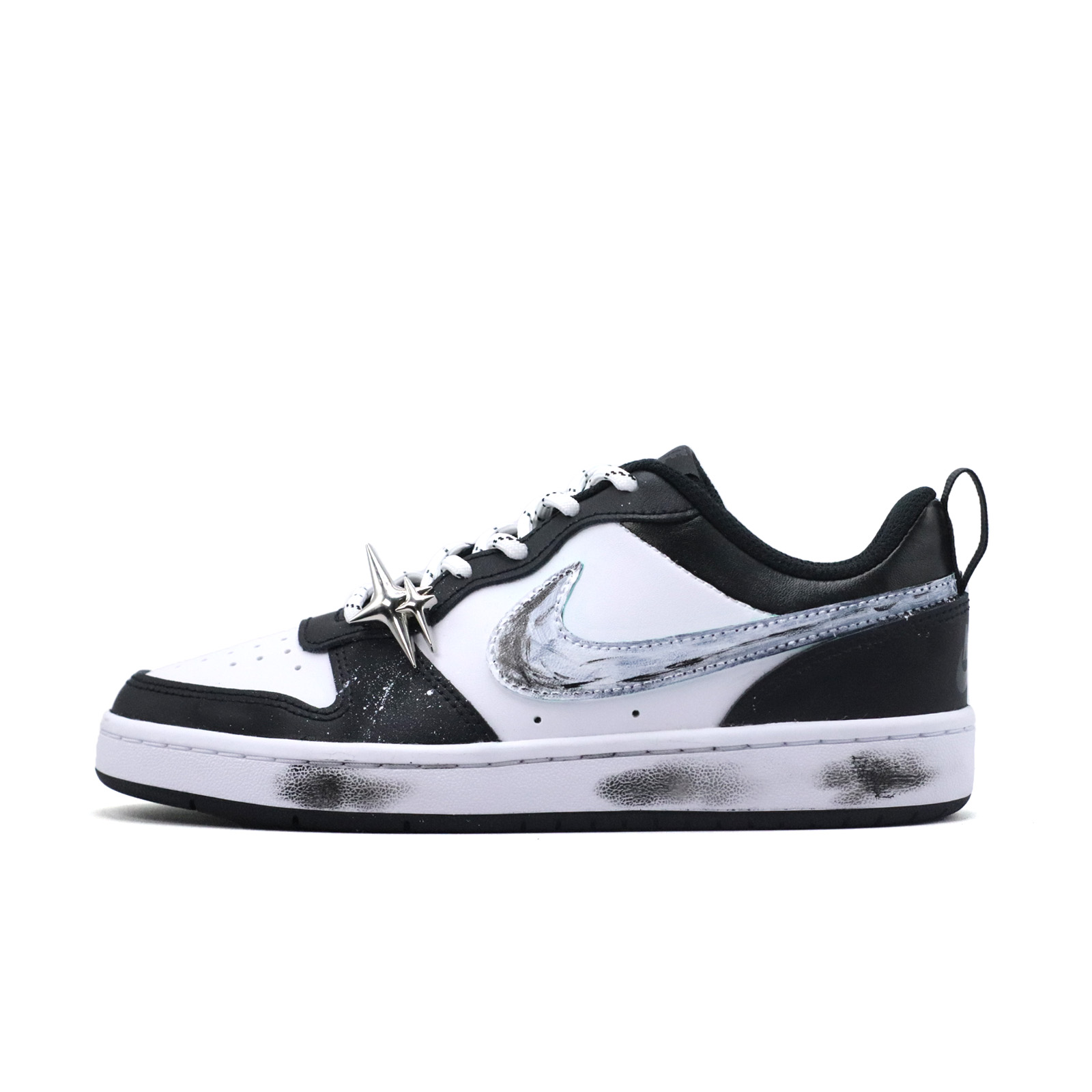 Nike Кроссовки для скейтбординга Court Borough Starry Ink Splatter Abrasion Resistant низкие Black White детские
Nike Кроссовки для скейтбординга Court Borough Starry Ink Splatter Abrasion Resistant низкие Black White детские