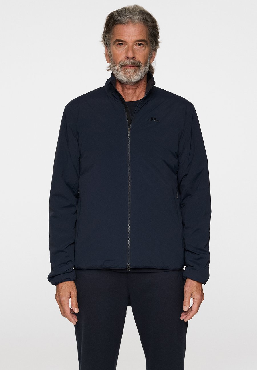 Куртка J.LINDEBERG Sports Outdoor jacket, Jl Navy/Blue
Куртка J.LINDEBERG Sports Outdoor jacket, Jl Navy/Blue