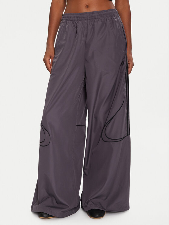 Спортивные брюки oversize Teamgeist adicolor JX6604 Adidas, серый
Спортивные брюки oversize Teamgeist adicolor JX6604 Adidas, серый