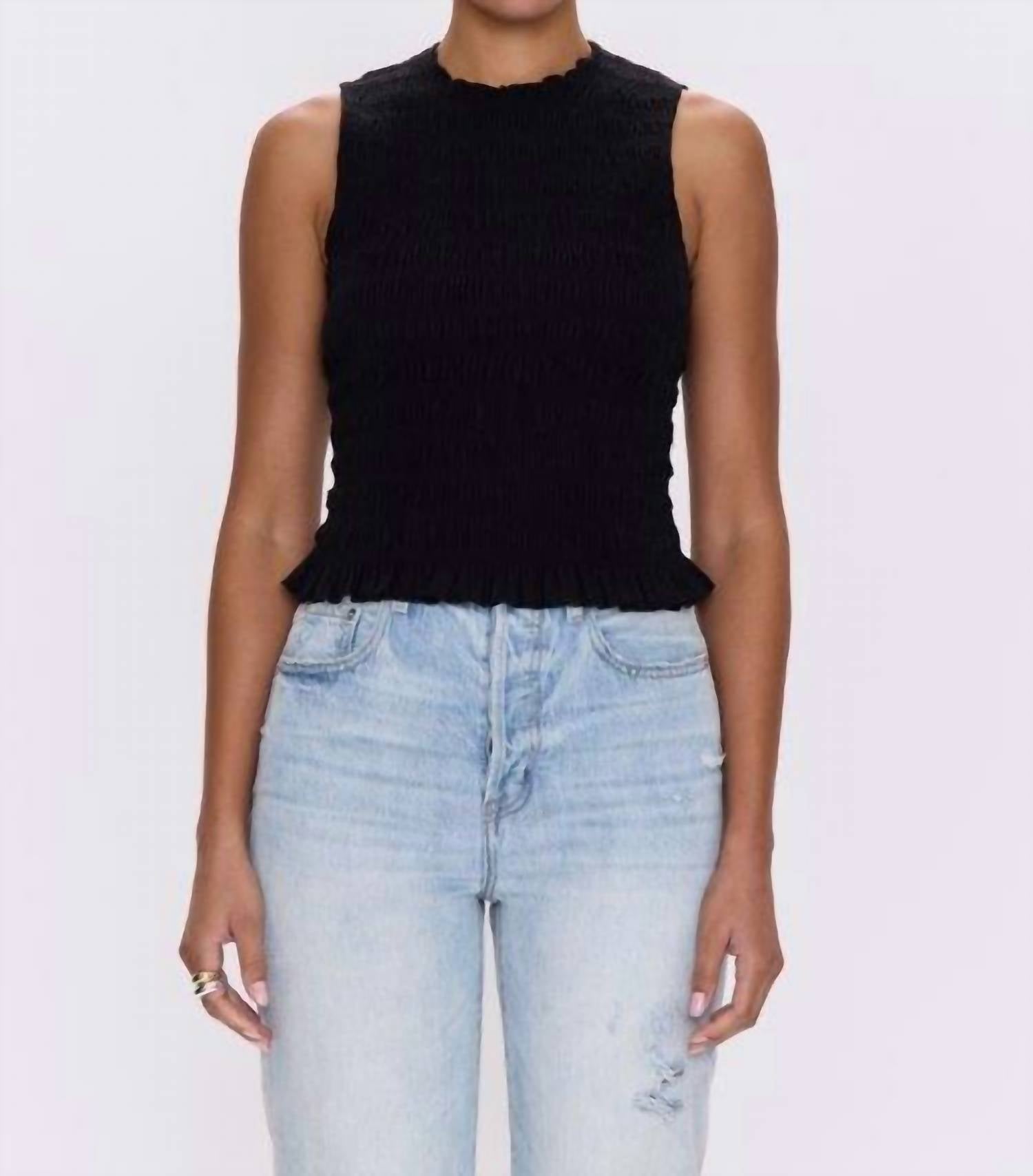 Топ Phoebe Smocked Tank In Noir Pistola, Noir
Топ Phoebe Smocked Tank In Noir Pistola, Noir