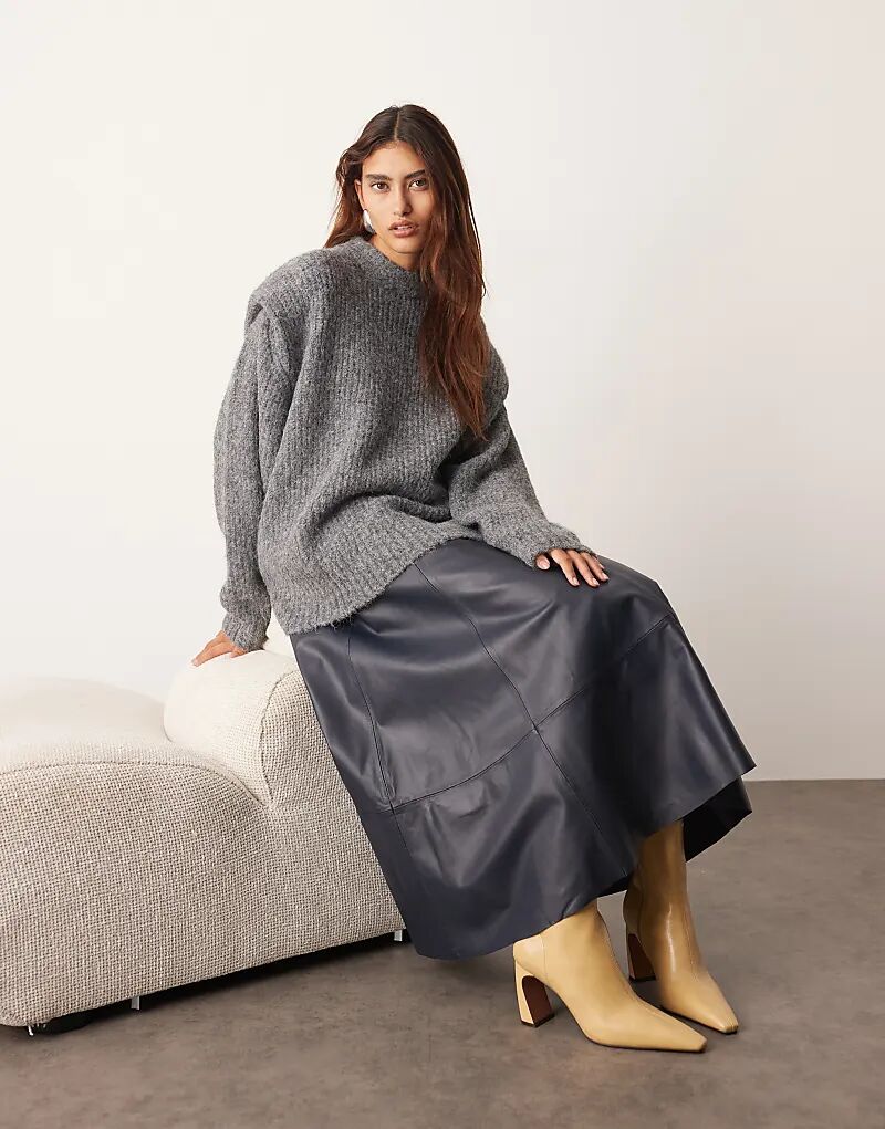 Джемпер ARRANGE с ребристой вязкой и подплечниками в антрацитовом цвете
Джемпер ARRANGE с ребристой вязкой и подплечниками в антрацитовом цвете