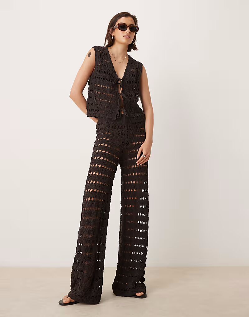Широкие трикотажные брюки шоколадного цвета с ажурной отделкой и фестончатым узором от ASOS DESIGN
Широкие трикотажные брюки шоколадного цвета с ажурной отделкой и фестончатым узором от ASOS DESIGN