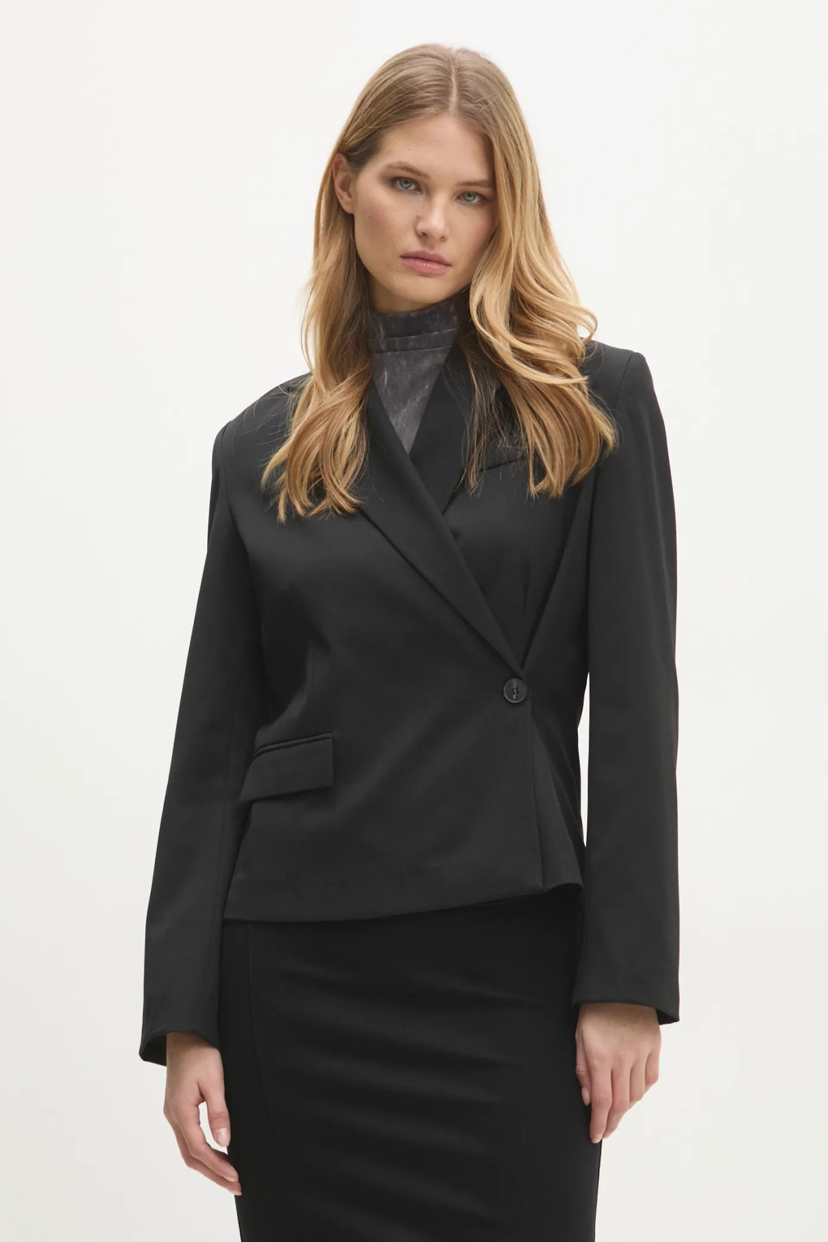 Блейзер Answear Lab, черный
Блейзер Answear Lab, черный