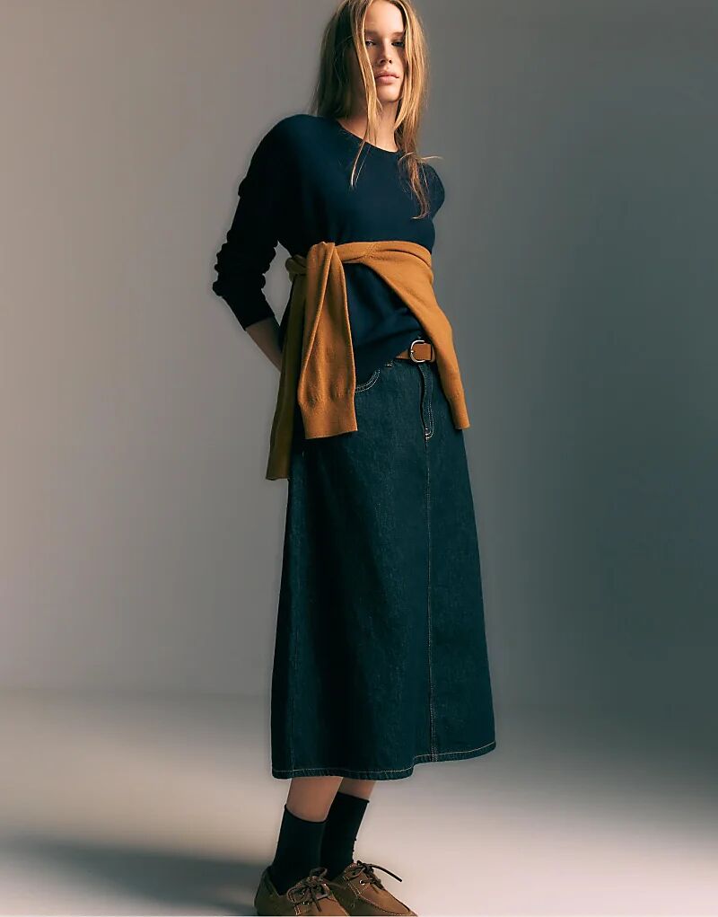 Очень мягкий свитер Stradivarius из 100% фетра, темно-синего цвета
Очень мягкий свитер Stradivarius из 100% фетра, темно-синего цвета