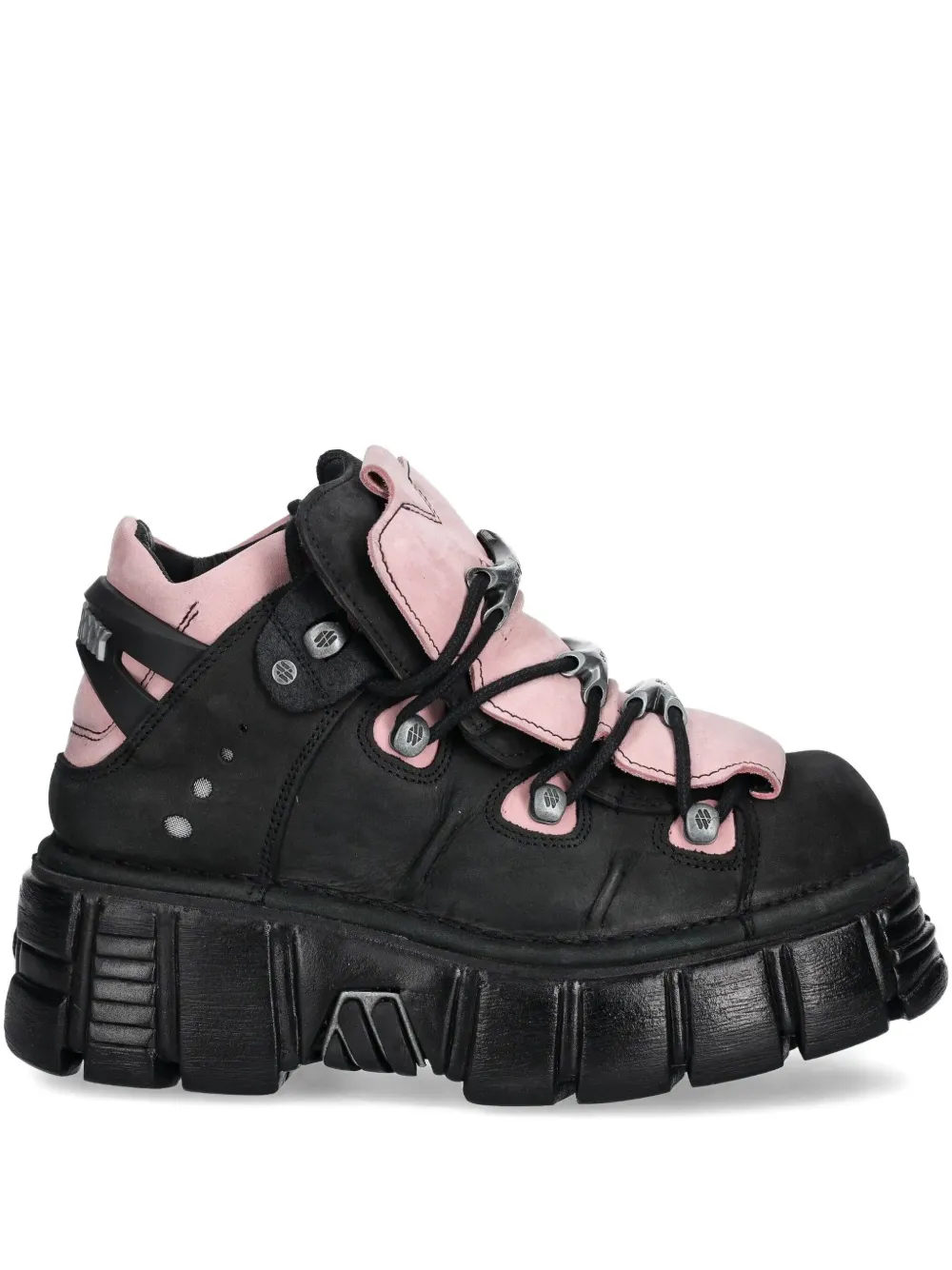 Кроссовки M-106-C26 на массивной подошве NEW ROCK, черный
Кроссовки M-106-C26 на массивной подошве NEW ROCK, черный