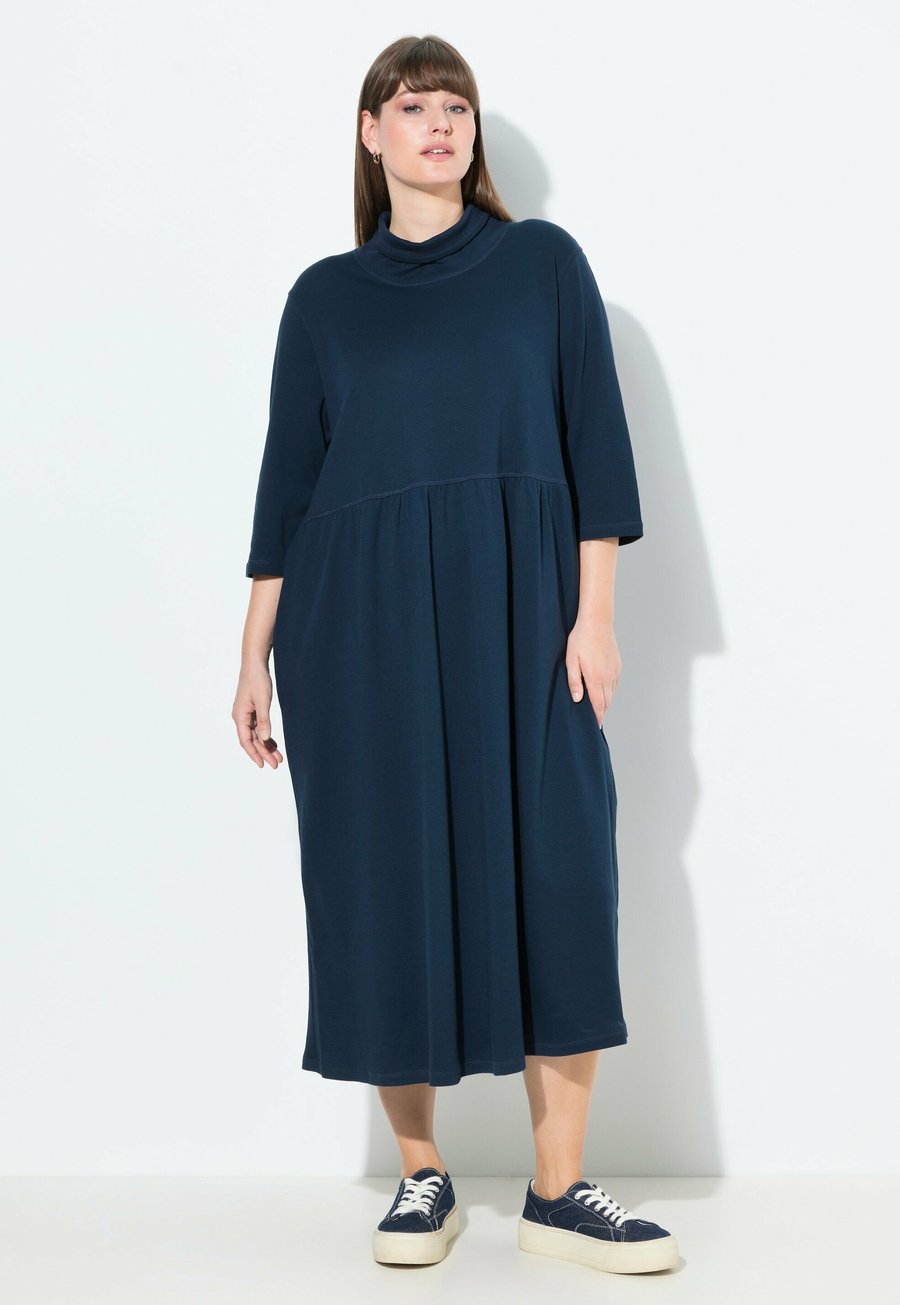 Платье Ulla Popken 3/4-ARM, Marine/Dark Blue
Платье Ulla Popken 3/4-ARM, Marine/Dark Blue