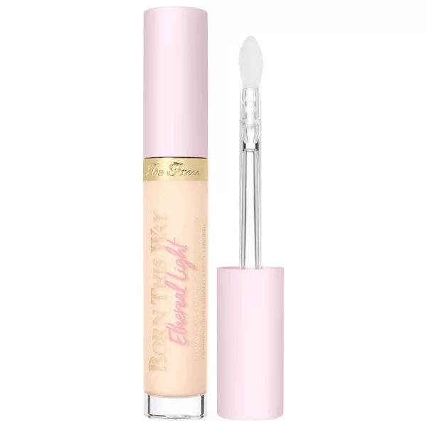 Рожденный таким образом эфирный светлый сияющий разглаживающий консилер Too Faced, цвет milkshake
Рожденный таким образом эфирный светлый сияющий разглаживающий консилер Too Faced, цвет milkshake