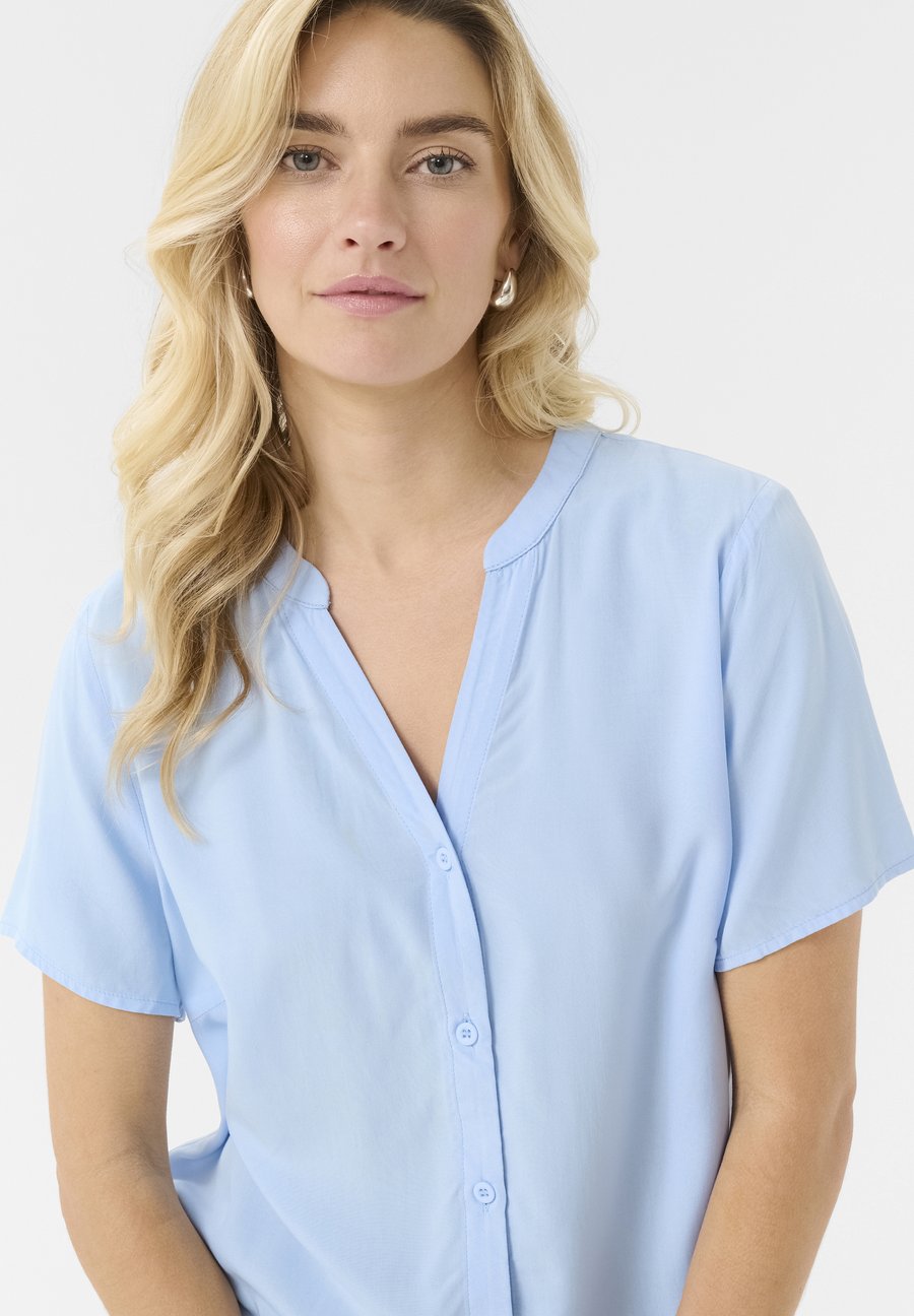 Блуза Love Copenhagen LUDA BUTTON SHORT SLEEVE, Placid Blue/Light Blue
Блуза Love Copenhagen LUDA BUTTON SHORT SLEEVE, Placid Blue/Light Blue