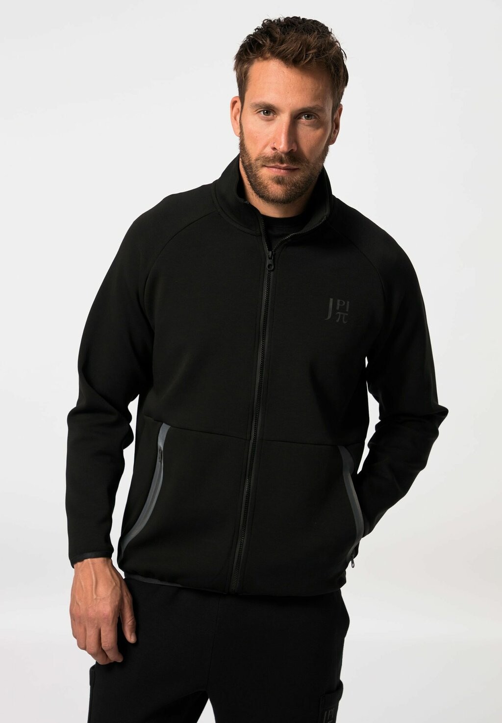 Толстовка JAY-PI FLEXNAMIC FITNESS STEHKRAGEN TASCHEN JP1880, цвет schwarz
Толстовка JAY-PI FLEXNAMIC FITNESS STEHKRAGEN TASCHEN JP1880, цвет schwarz