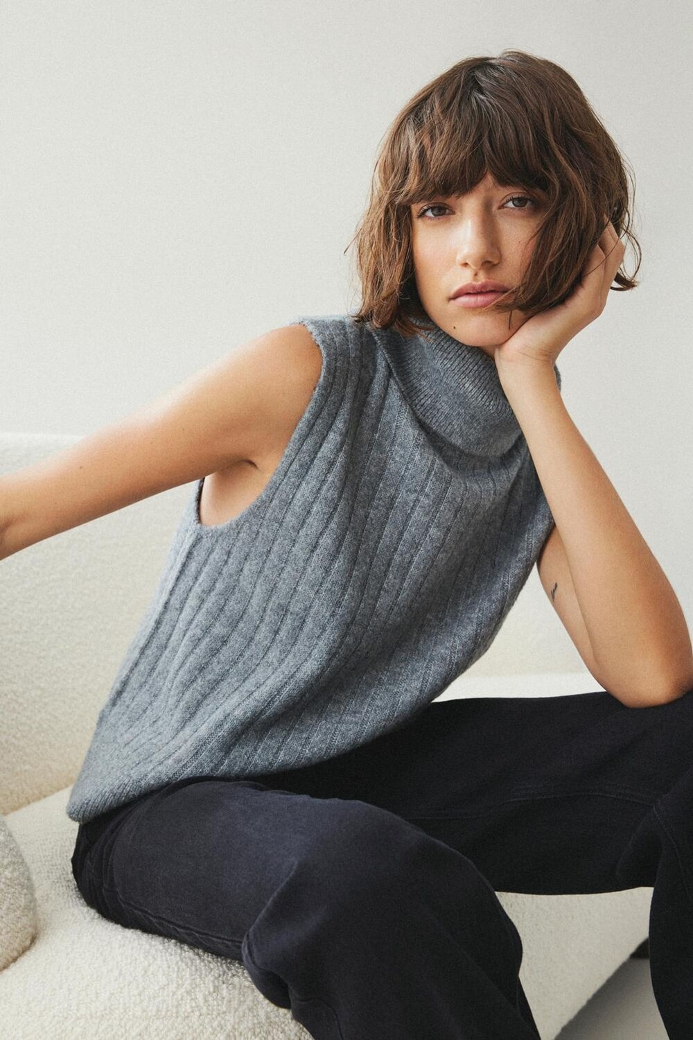 Жилет с короткими рукавами и водолазкой из трикотажной резинки Vila, серый
Жилет с короткими рукавами и водолазкой из трикотажной резинки Vila, серый