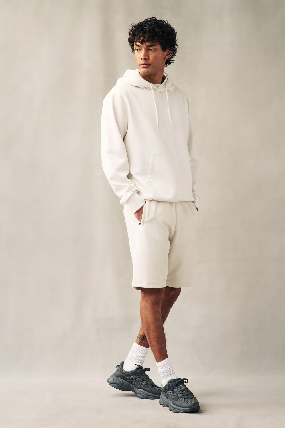 Трикотажные шорты с карманами на молнии Next, экрю
Трикотажные шорты с карманами на молнии Next, экрю