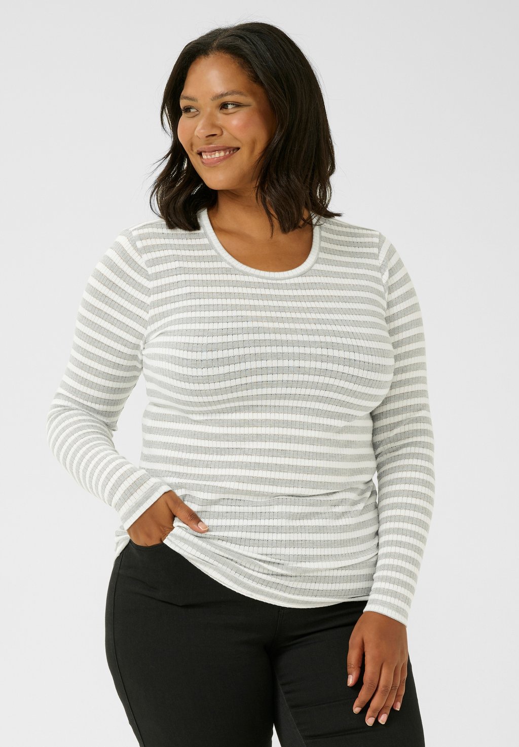 Топ с длинными рукавами Kaffe Curve, серый
Топ с длинными рукавами Kaffe Curve, серый