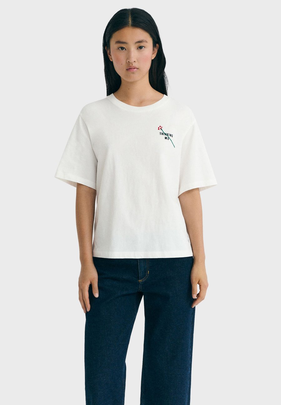 Футболка Thinking Mu LUCIA, White
Футболка Thinking Mu LUCIA, White