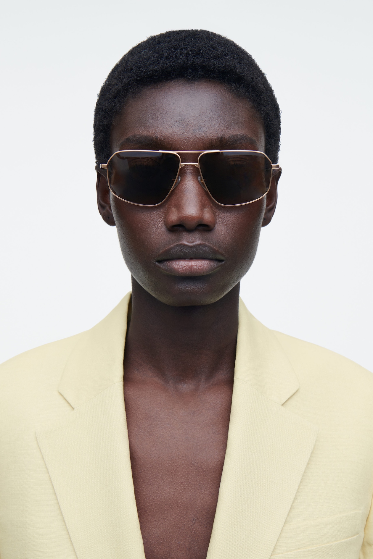 Солнцезащитные очки-пилоты - модель " vista” COS x LINDA FARROW, коричневый/золотистый
Солнцезащитные очки-пилоты - модель " vista” COS x LINDA FARROW, коричневый/золотистый