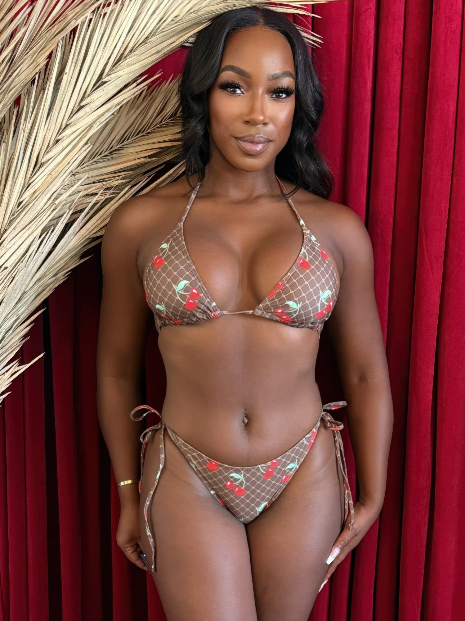 Бикини-комплект Cherry Dream TRUEDAMES, коричневый
Бикини-комплект Cherry Dream TRUEDAMES, коричневый