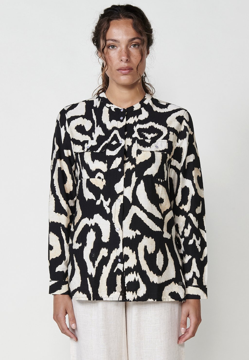 Блузка на пуговицах Koroshi, черный
Блузка на пуговицах Koroshi, черный