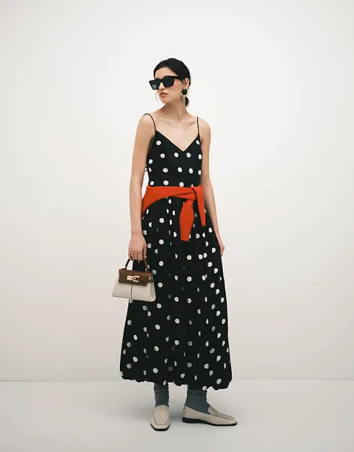 Платье-трапеция косого кроя с пышной юбкой в однотонный горошек ASOS DESIGN
Платье-трапеция косого кроя с пышной юбкой в однотонный горошек ASOS DESIGN