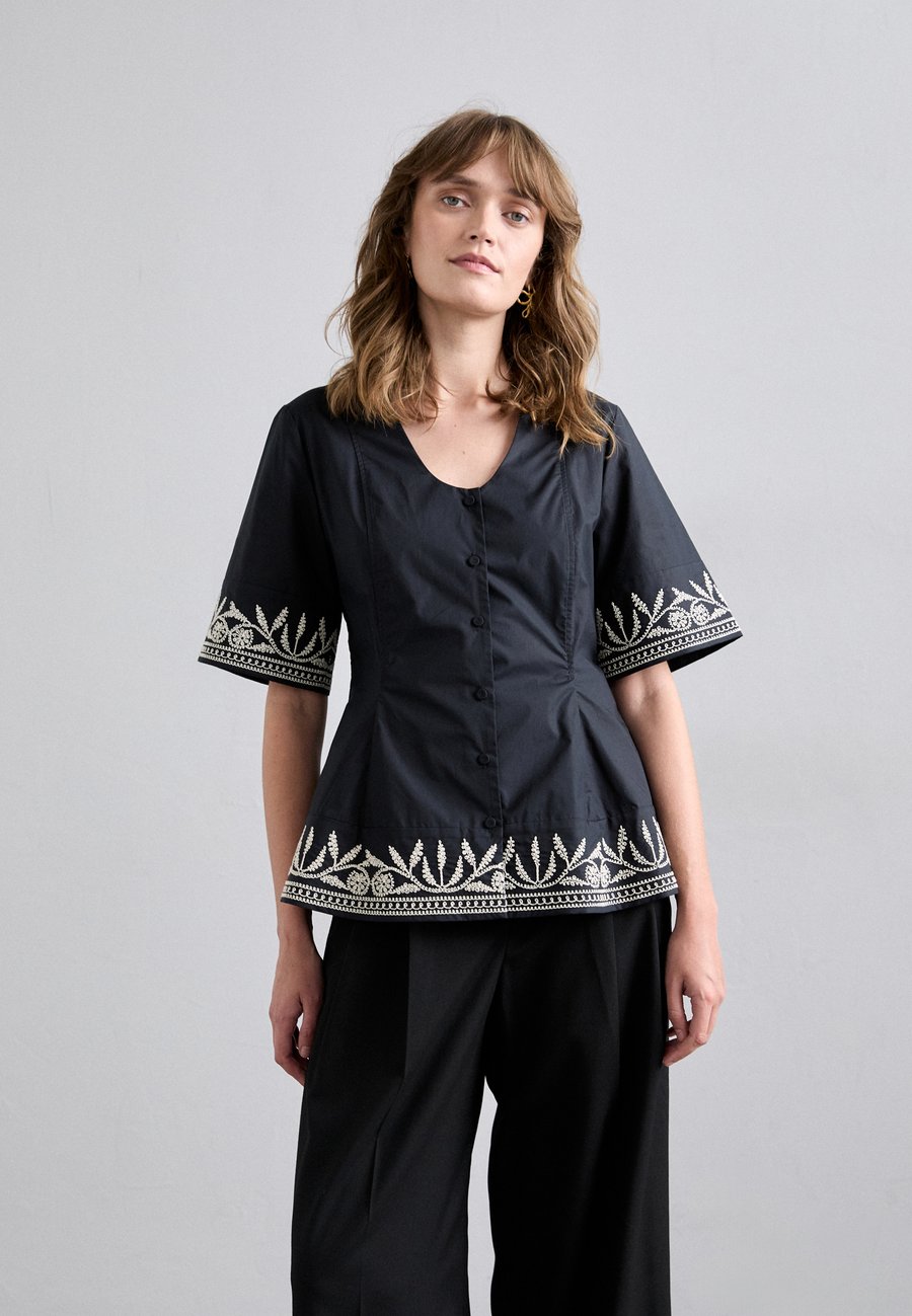 Блуза By Malene Birger MERLINA, Black
Блуза By Malene Birger MERLINA, Black