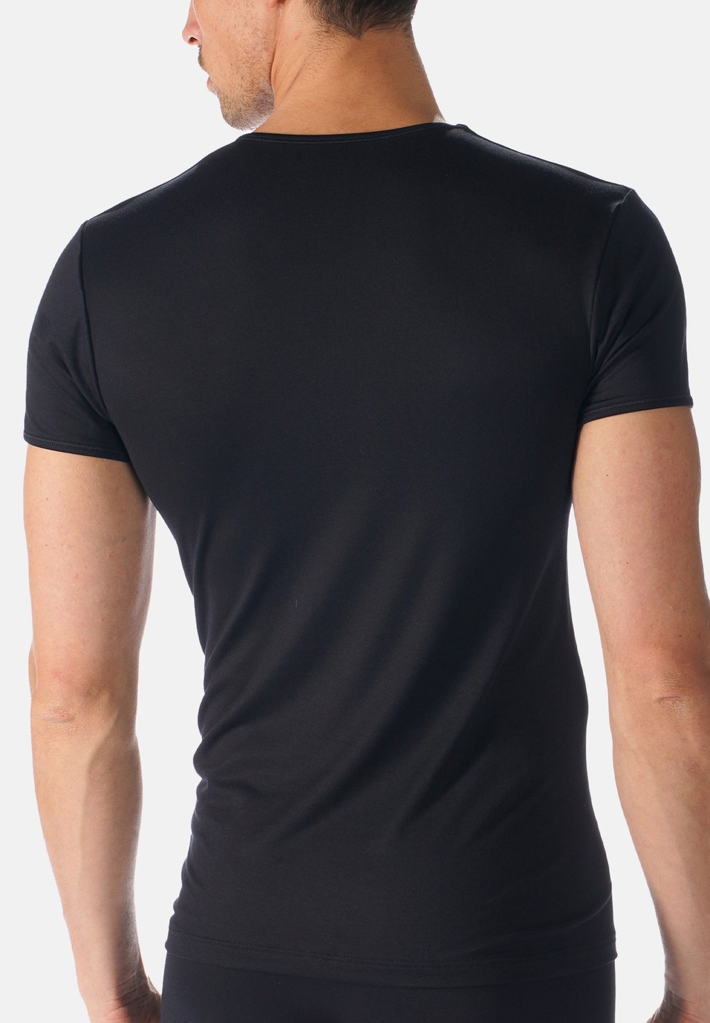 Базовый слой MIT V-AUSSCHNIT mey, черный
Базовый слой MIT V-AUSSCHNIT mey, черный