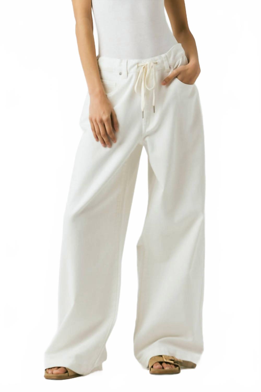 Низкие мешковатые брюки из твила в белом цвете BLANKNYC
Низкие мешковатые брюки из твила в белом цвете BLANKNYC